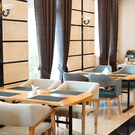 Hotel Kristal 3*