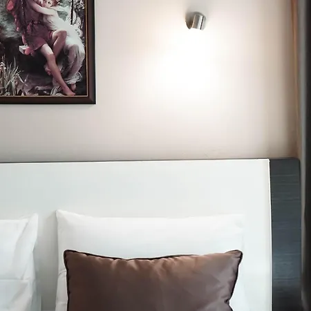 Kristal Hotel