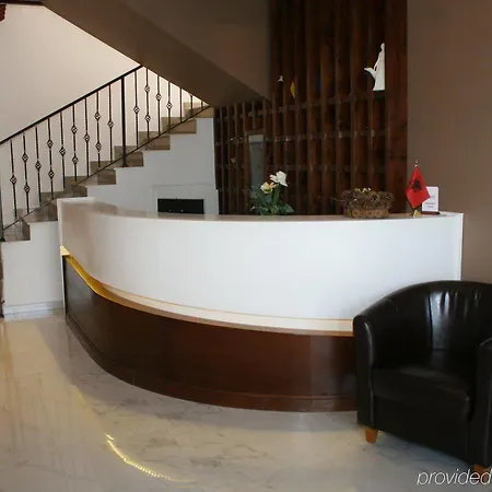 Kristal Hotel