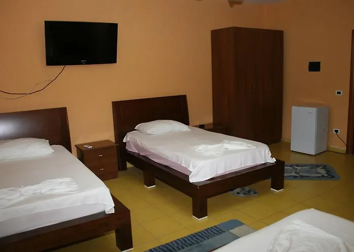 克里斯塔尔酒店 3* Durrës