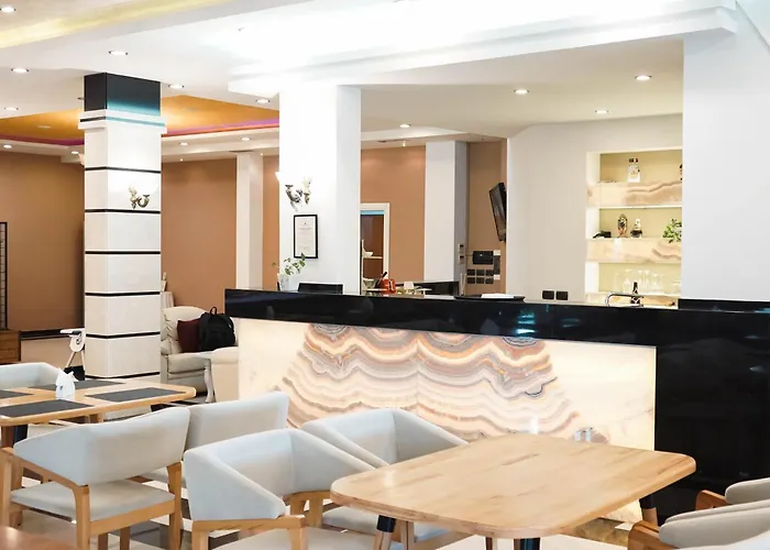 克里斯塔尔酒店 酒店 Durrës